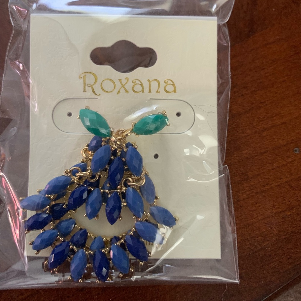 New in package Roxana earrings! Beautiful design!